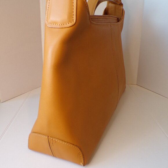 Tod's Leather Shoulder Handbag Purse Camel Color - Picture 6 of 15